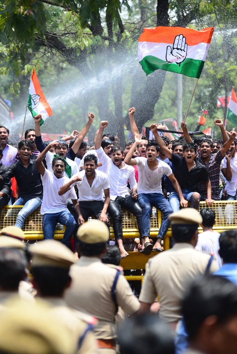 NSUI-Congress Protest in Dehradun Over NEET Paper Leak; Demand Dharmendra Pradhan’s Resignation