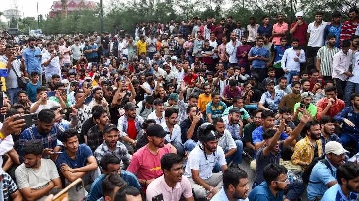 Uttarakhand Unemployed March to Secretariat, Stage Sit-in Over Delayed Job Recruitments..